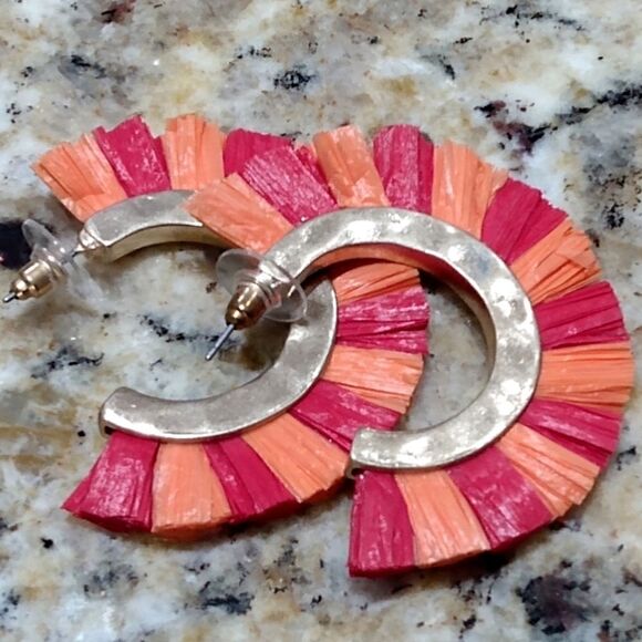 NWT FRANCESCAS Red/Orange Raffia Striped SemiCircle Matte Gold Hanging Earrings - Picture 4 of 7